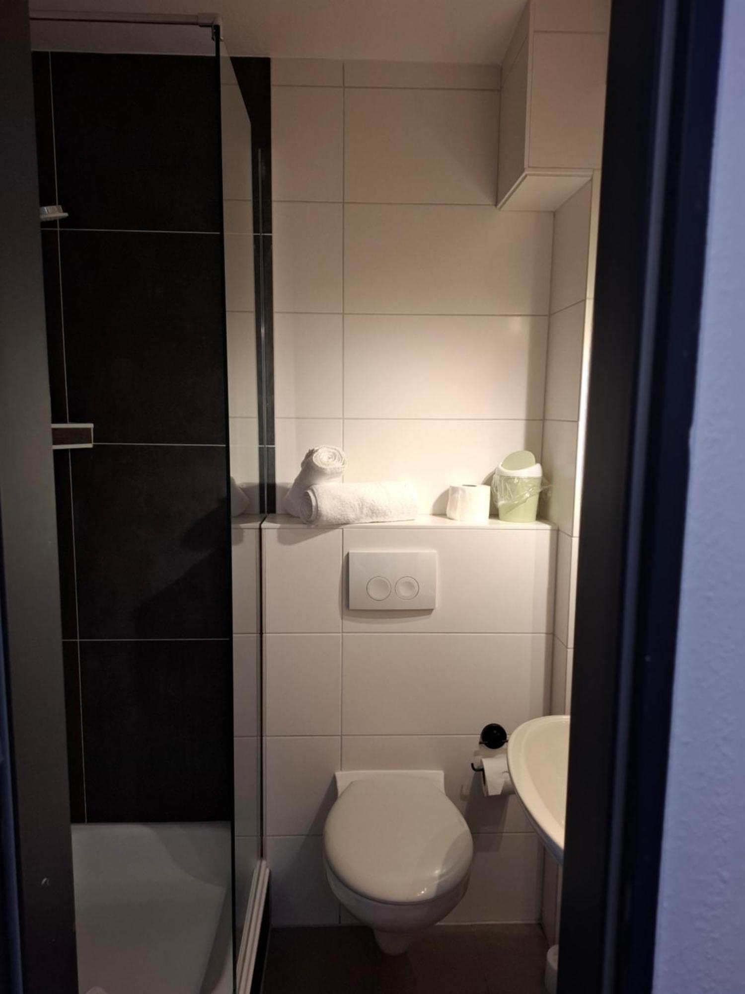 Hotel Am Schwarzen Berg Stade Buitenkant foto