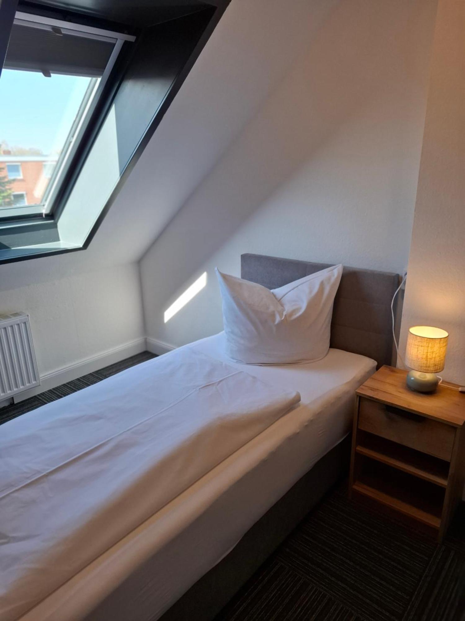 Hotel Am Schwarzen Berg Stade Buitenkant foto